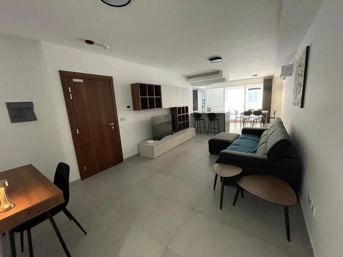 Rb3 - Centrally Located Luxurious Apartment Sliema