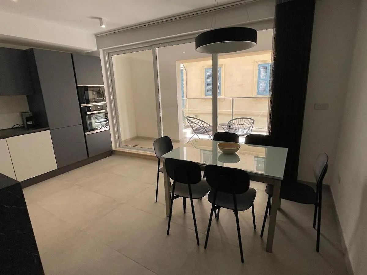 Rb3 - Centrally Located Luxurious Apartment Sliema 0*,  Malta