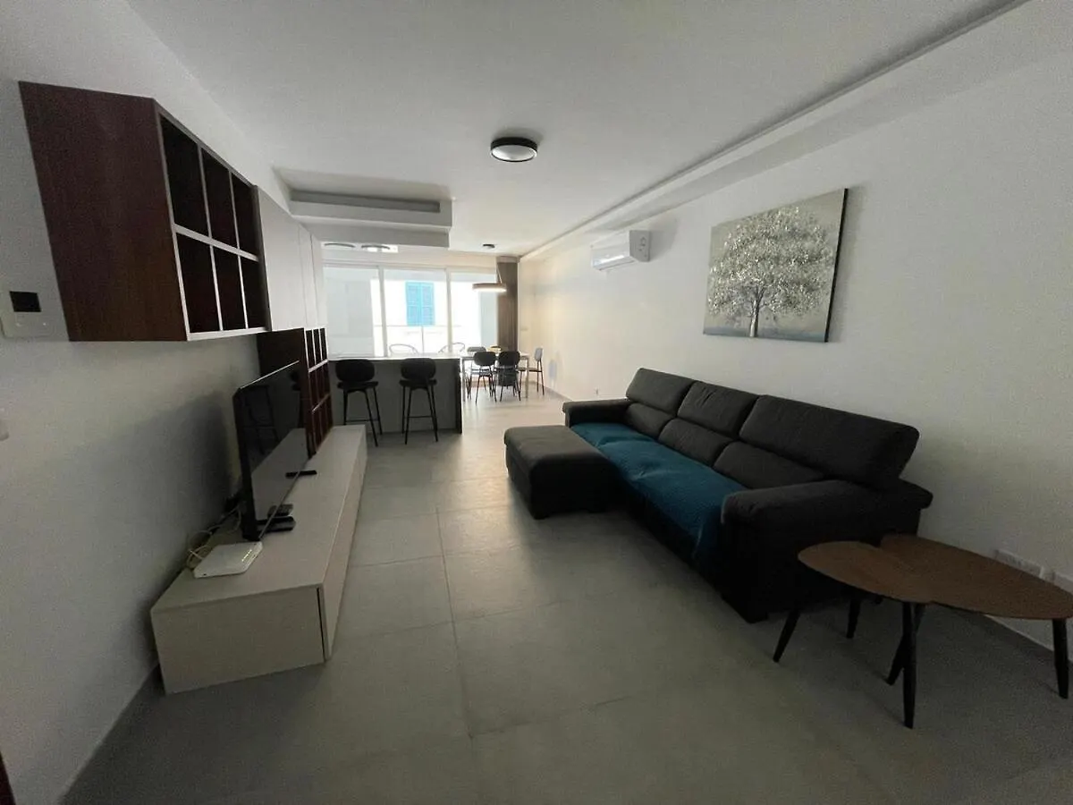 Rb3 - Centrally Located Luxurious Apartment Sliema