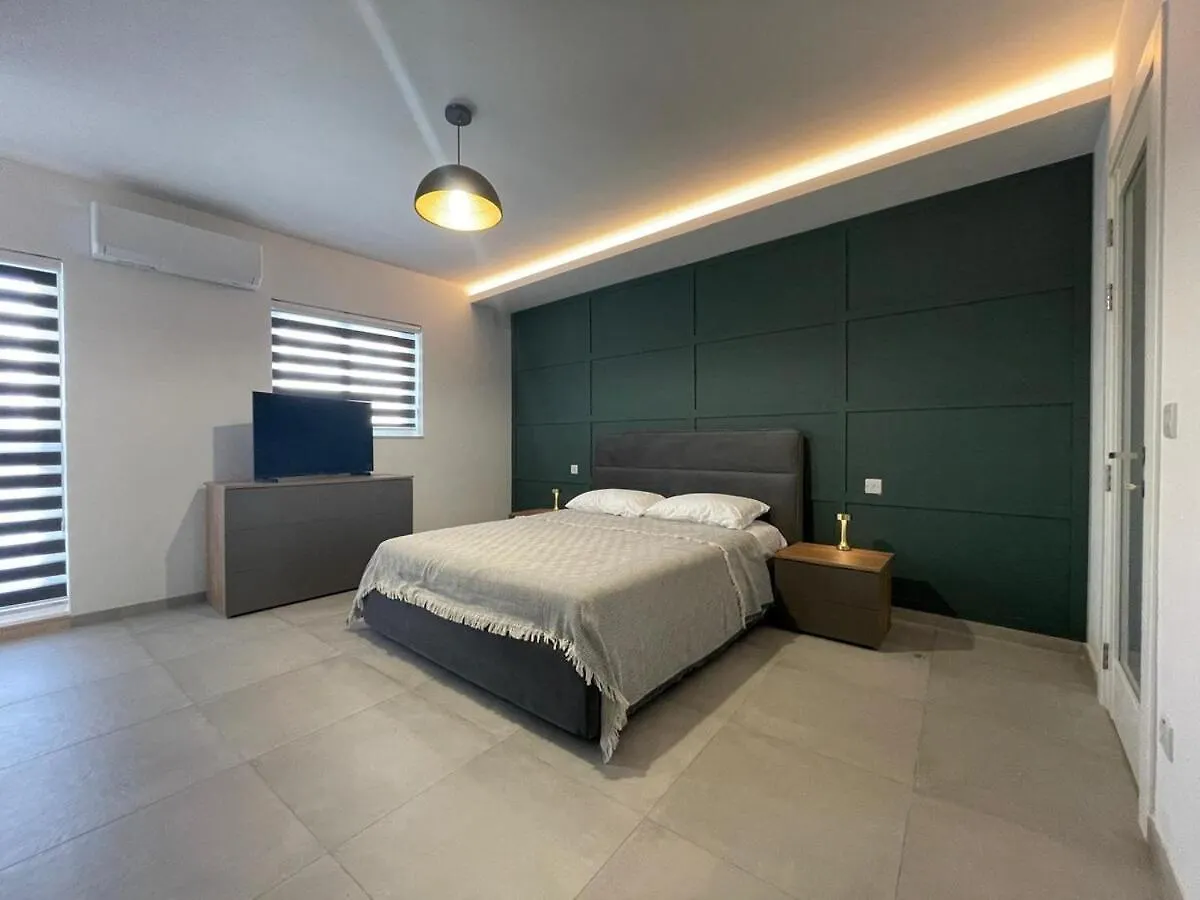 Rb3 - Centrally Located Luxurious Apartment Sliema 0*,