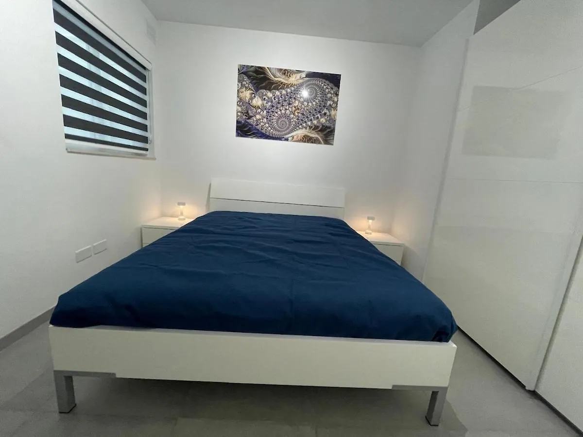 Rb3 - Centrally Located Luxurious Apartment Sliema