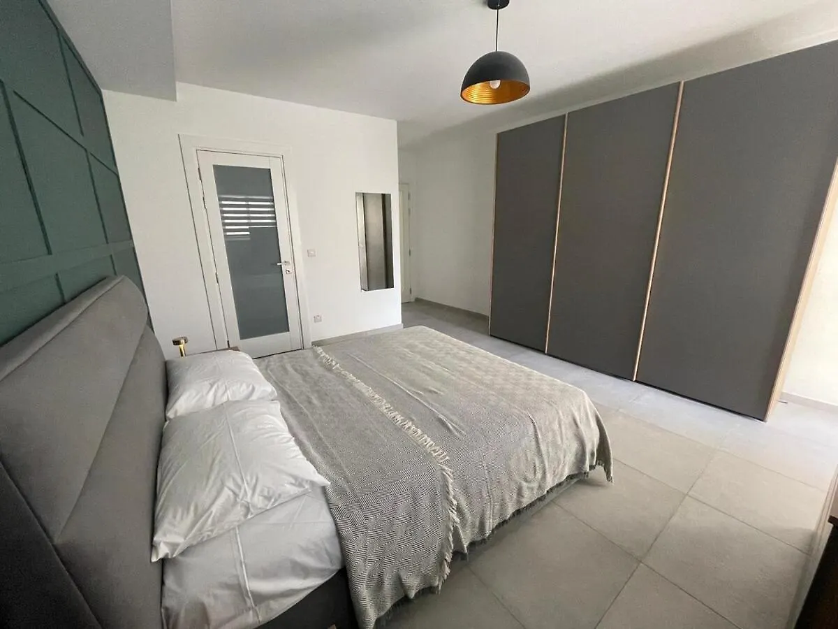 Rb3 - Centrally Located Luxurious Apartment Sliema