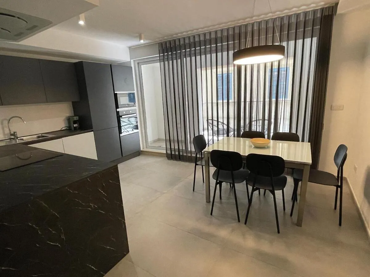 Rb3 - Centrally Located Luxurious Apartment Sliema Malta