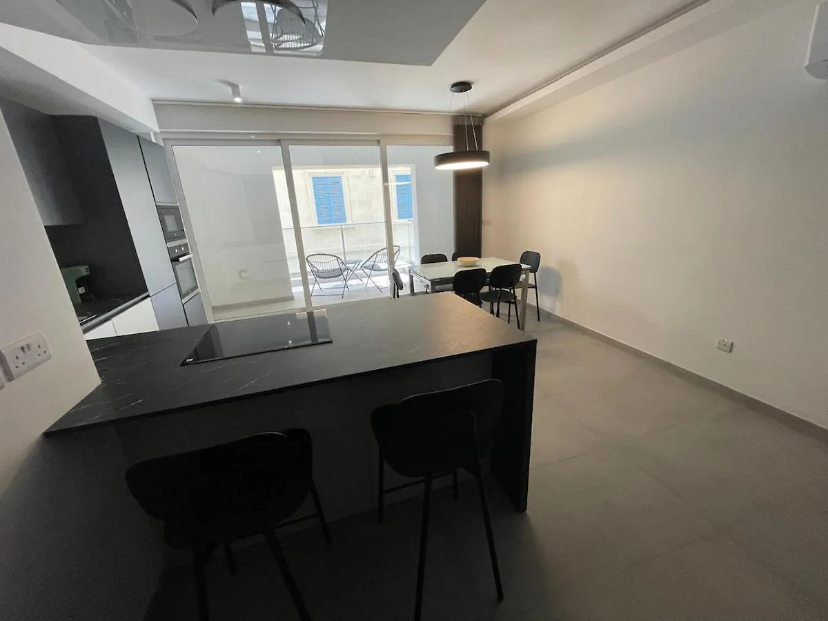 Rb3 - Centrally Located Luxurious Apartment Sliema 0*,  Malta