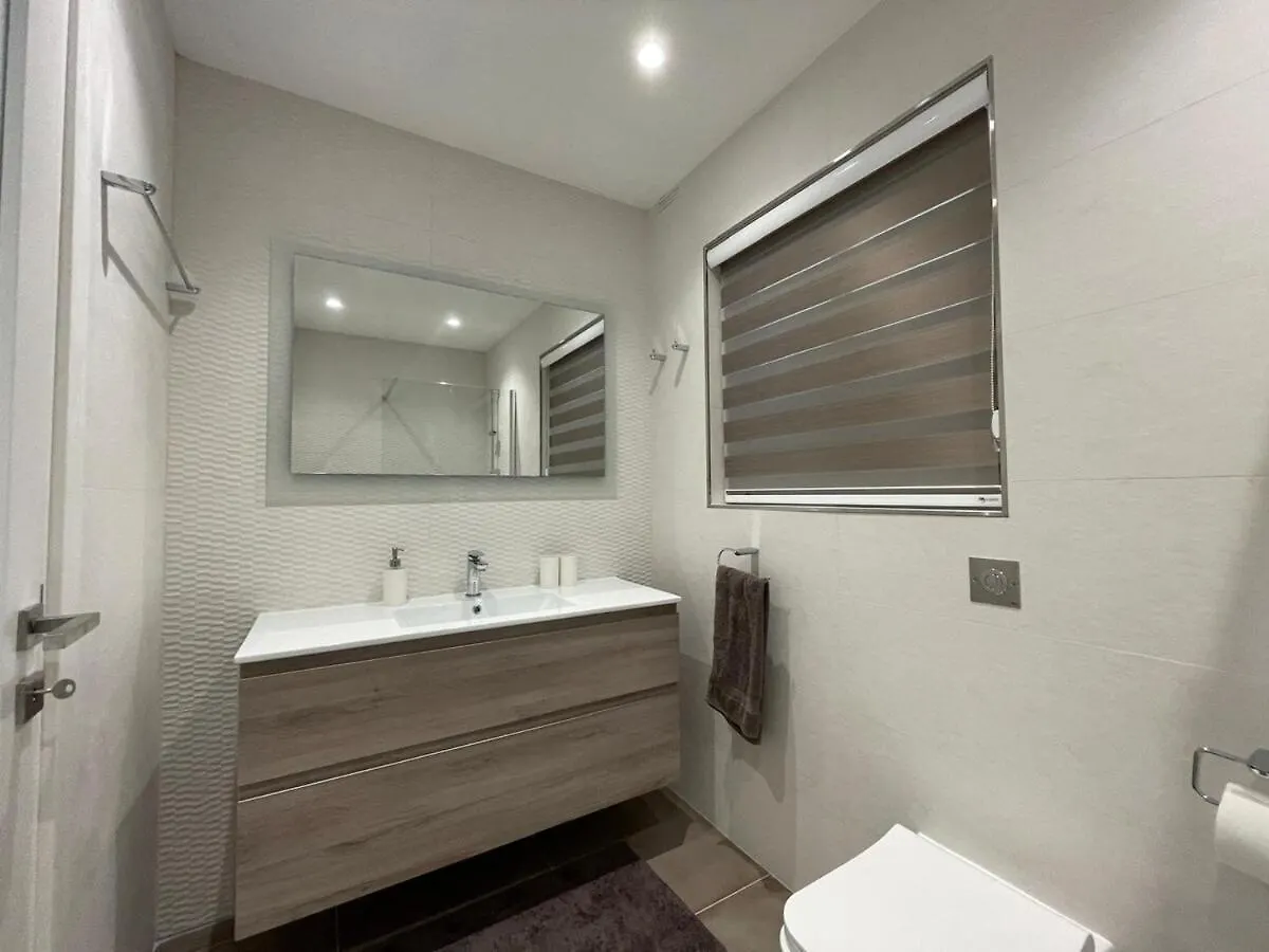 Rb3 - Centrally Located Luxurious Apartment Sliema