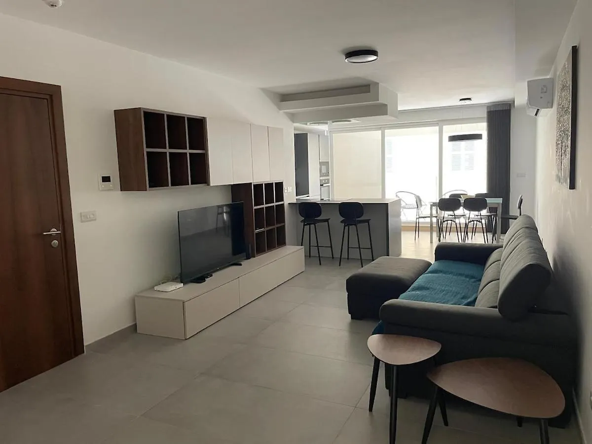 Rb3 - Centrally Located Luxurious Apartment Sliema