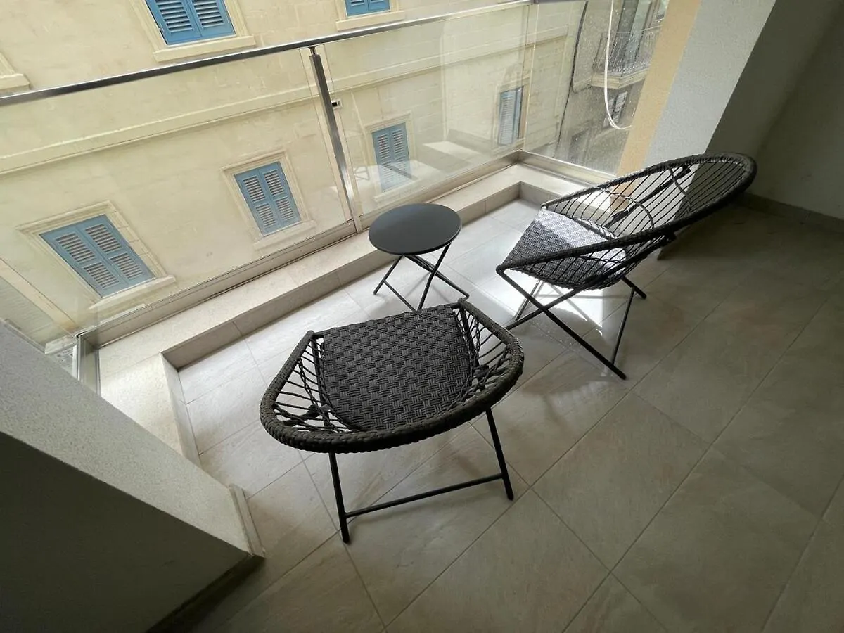 Rb3 - Centrally Located Luxurious Apartment Sliema