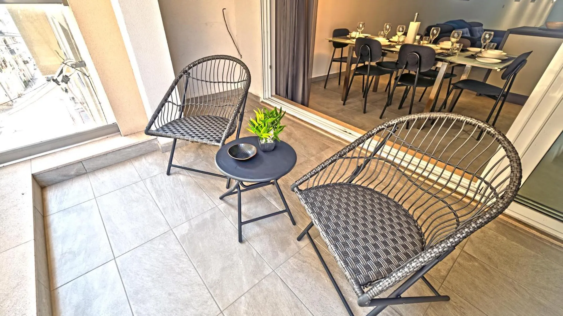 Rb3 - Centrally Located Luxurious Apartment Sliema