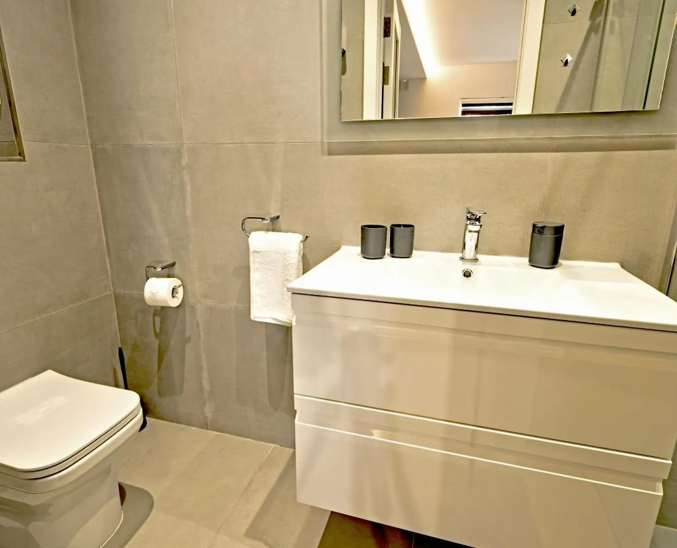 Rb3 - Centrally Located Luxurious Apartment Sliema