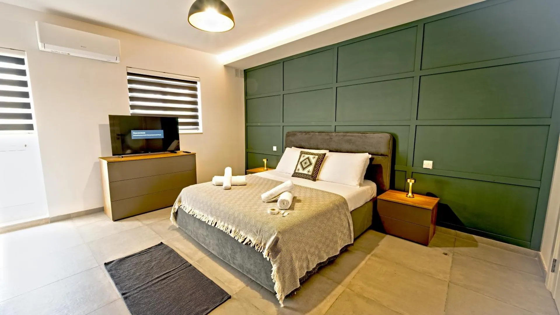 Rb3 - Centrally Located Luxurious Apartment Sliema