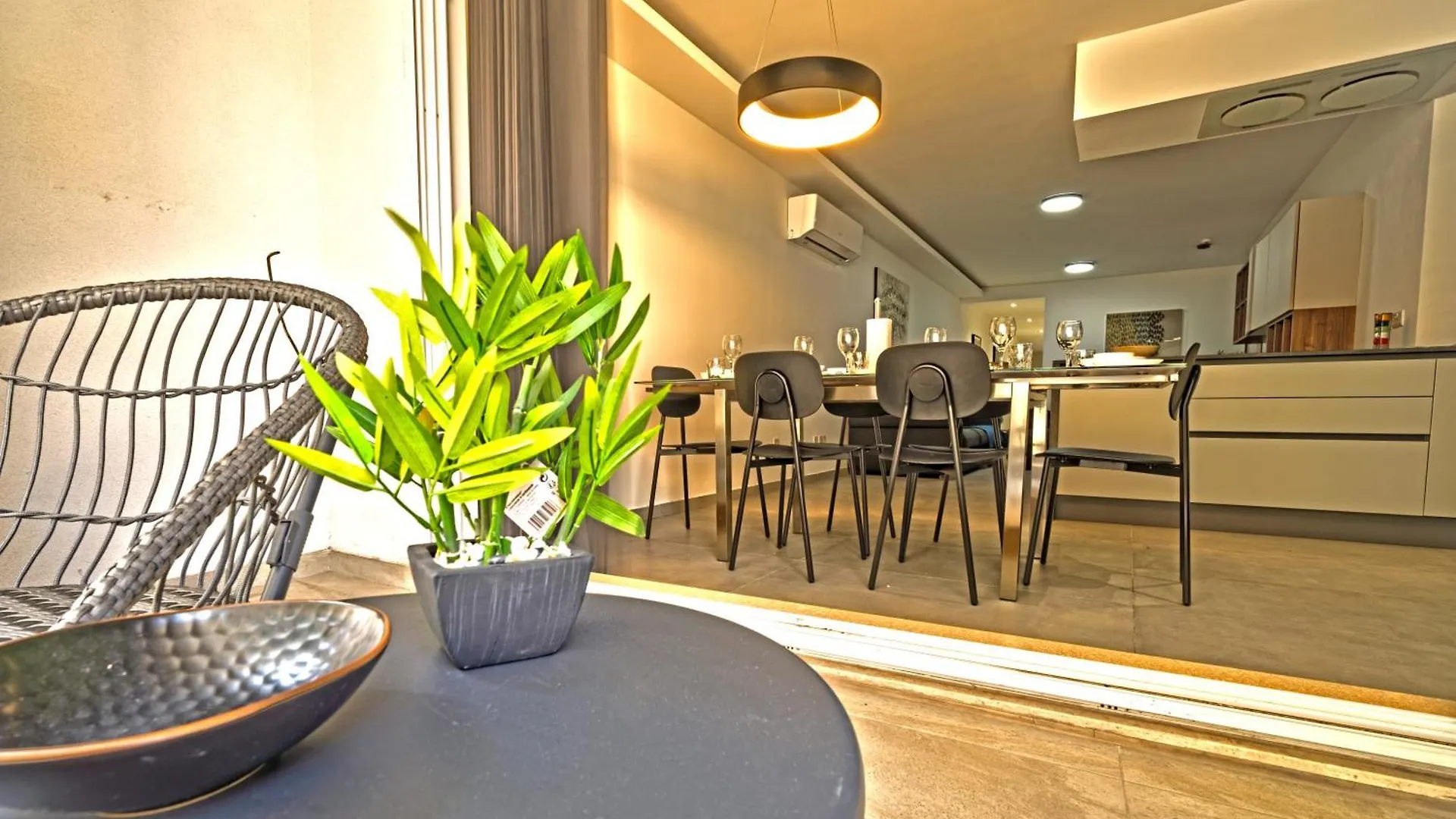 Rb3 - Centrally Located Luxurious Apartment Sliema