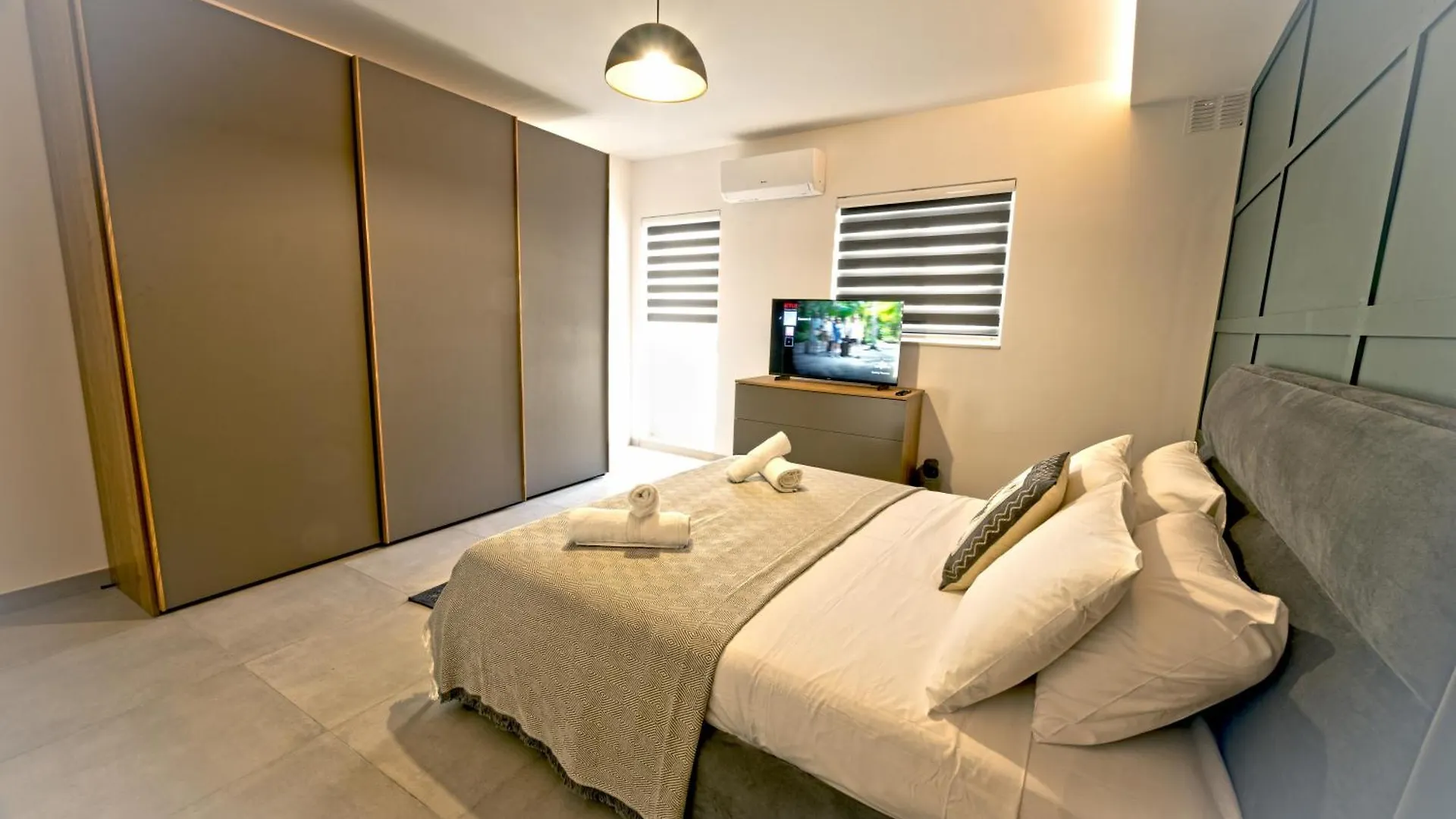 Rb3 - Centrally Located Luxurious Apartment Sliema