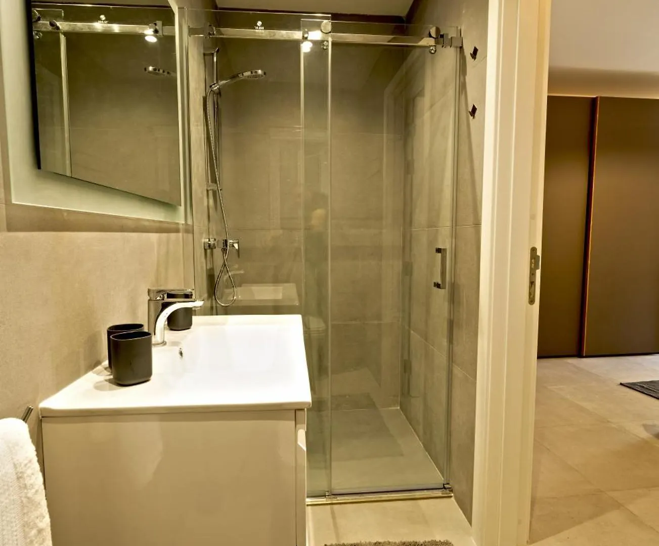 Rb3 - Centrally Located Luxurious Apartment Sliema