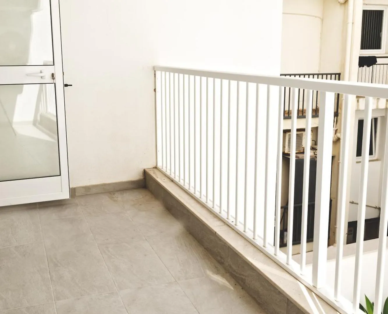 Rb3 - Centrally Located Luxurious Apartment Sliema