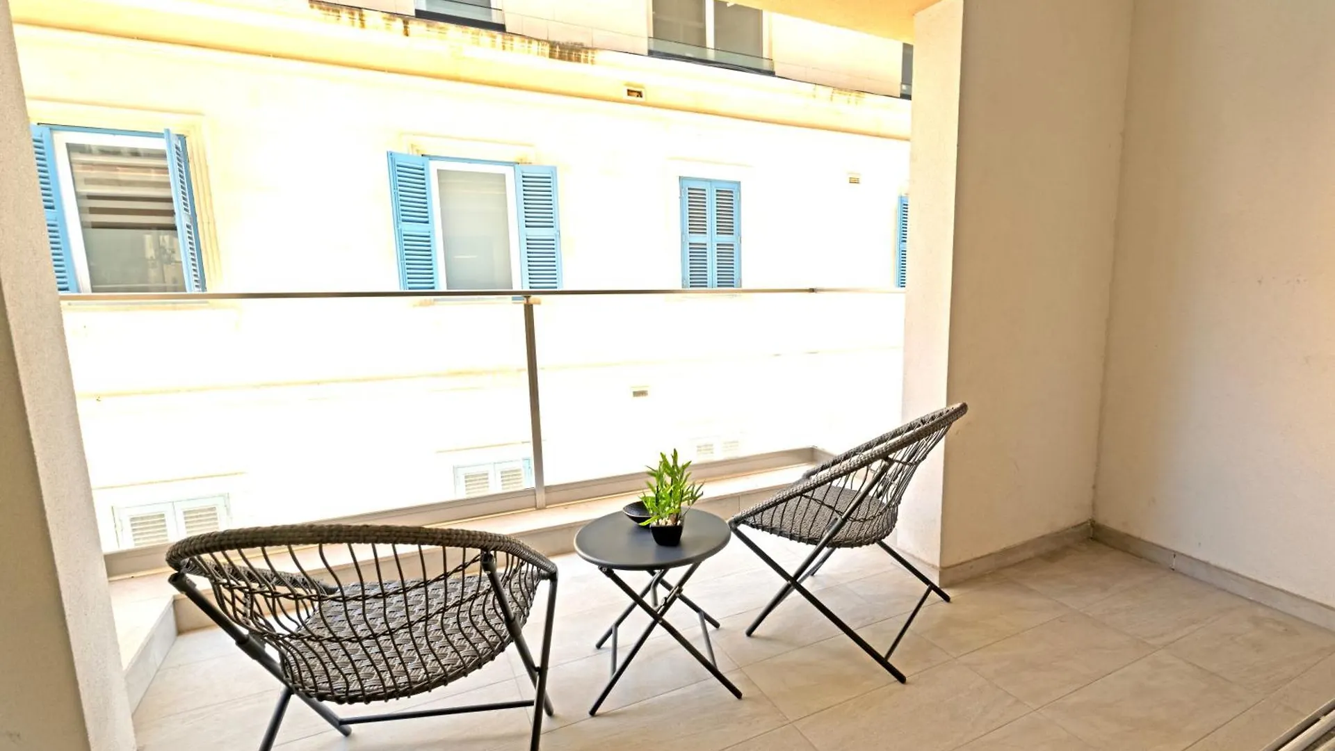 Rb3 - Centrally Located Luxurious Apartment Sliema 0*,