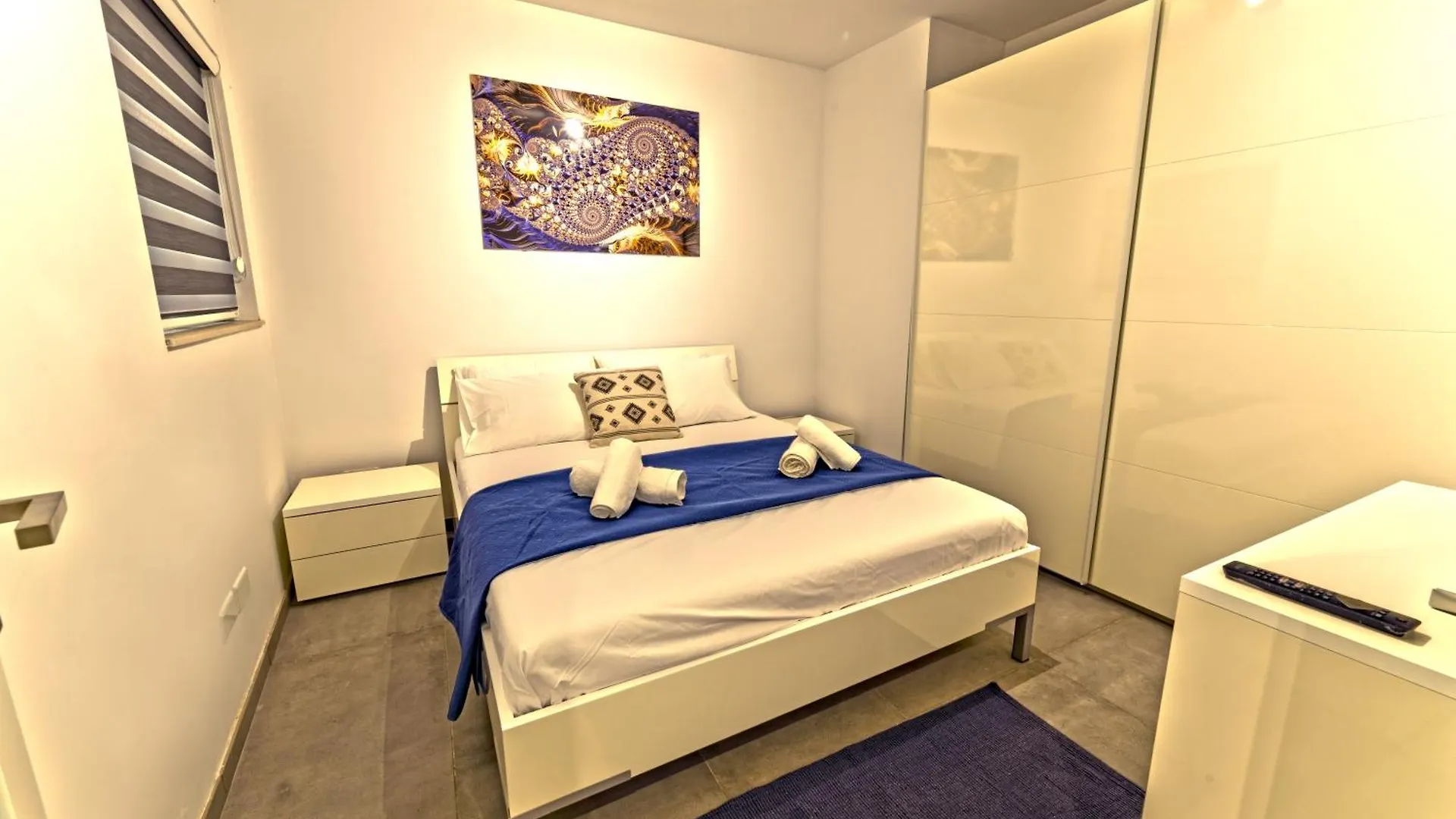 Rb3 - Centrally Located Luxurious Apartment Sliema